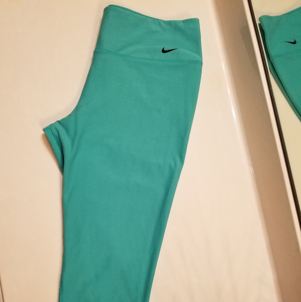 Nike Dri-fit Black Crop Leggings